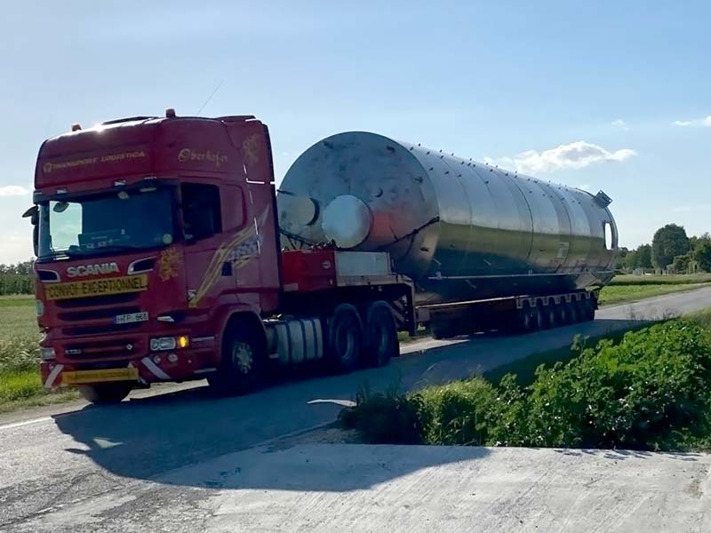 transport of silos on trucks