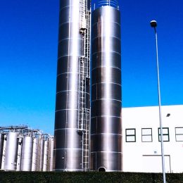 3_silos-granuato-plastico